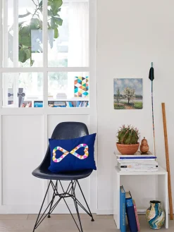 Vitra Eames Fiberglass Chair DSR, sortlakeret fra Hot