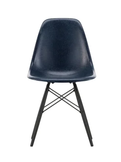 Vitra Eames Fiberglass Chair DSW, sortlakeret ahorn fra Discount