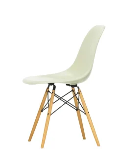 Vitra Eames Fiberglass Chair DSW, lys ahorn fra Hot
