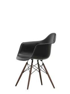 Vitra Eames Plastic Armchair DAW, mørkbejdset ahorntræ fra Clearance