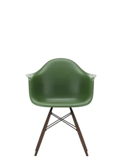 Vitra Eames Plastic Armchair DAW, mørkbejdset ahorntræ fra Clearance