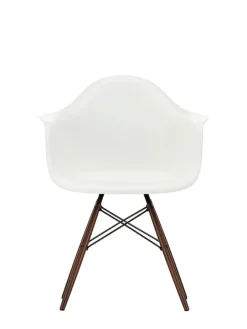 Vitra Eames Plastic Armchair DAW, mørk ahorn/white fra