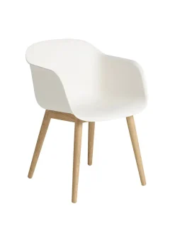 Muuto Fiber Armchair, wood fra Outlet