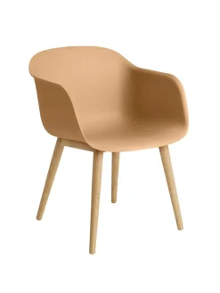 Muuto Fiber Armchair, wood fra Outlet