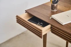 DK3 Groove Desk fra Best