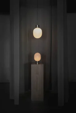 Audo Copenhagen JWDA Metallic Bordlampe fra New