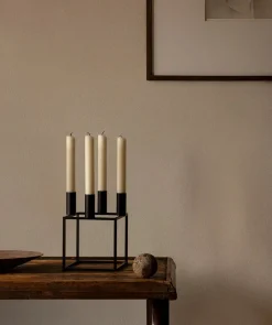 Audo Copenhagen Kubus 4 Lysestage, zink fra New