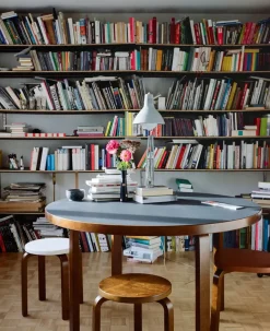 Artek Limited Edition Stool 60, Mahogany Brown fra Hot