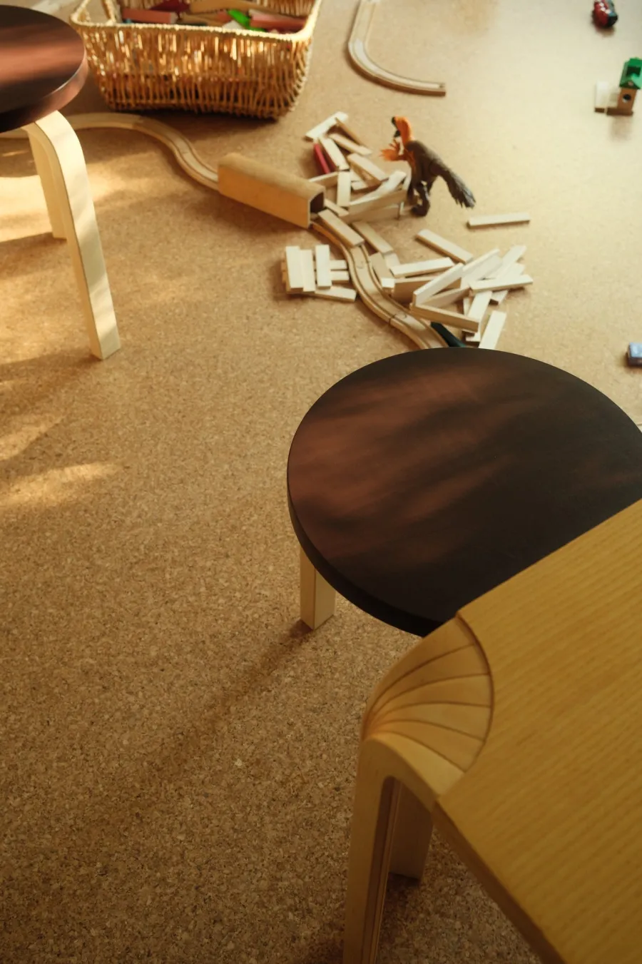 Artek Limited Edition Stool 60, Mahogany Brown fra Hot