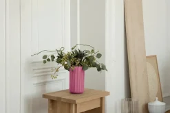 Lyngby Porcelæn Lyngbyvasen i lilla, H20,5 cm fra Outlet