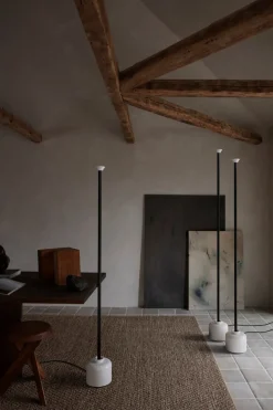 Astep Model 1095 Gulvlampe fra Hot