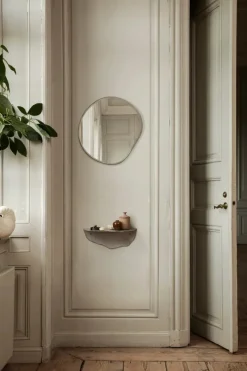 Ferm Living Pond Mirror lille, Brass fra Online