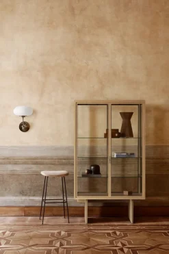 GUBI Private Vitrine fra Best