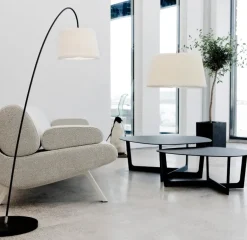 Le Klint Snowdrop 320 standerlampe fra Hot