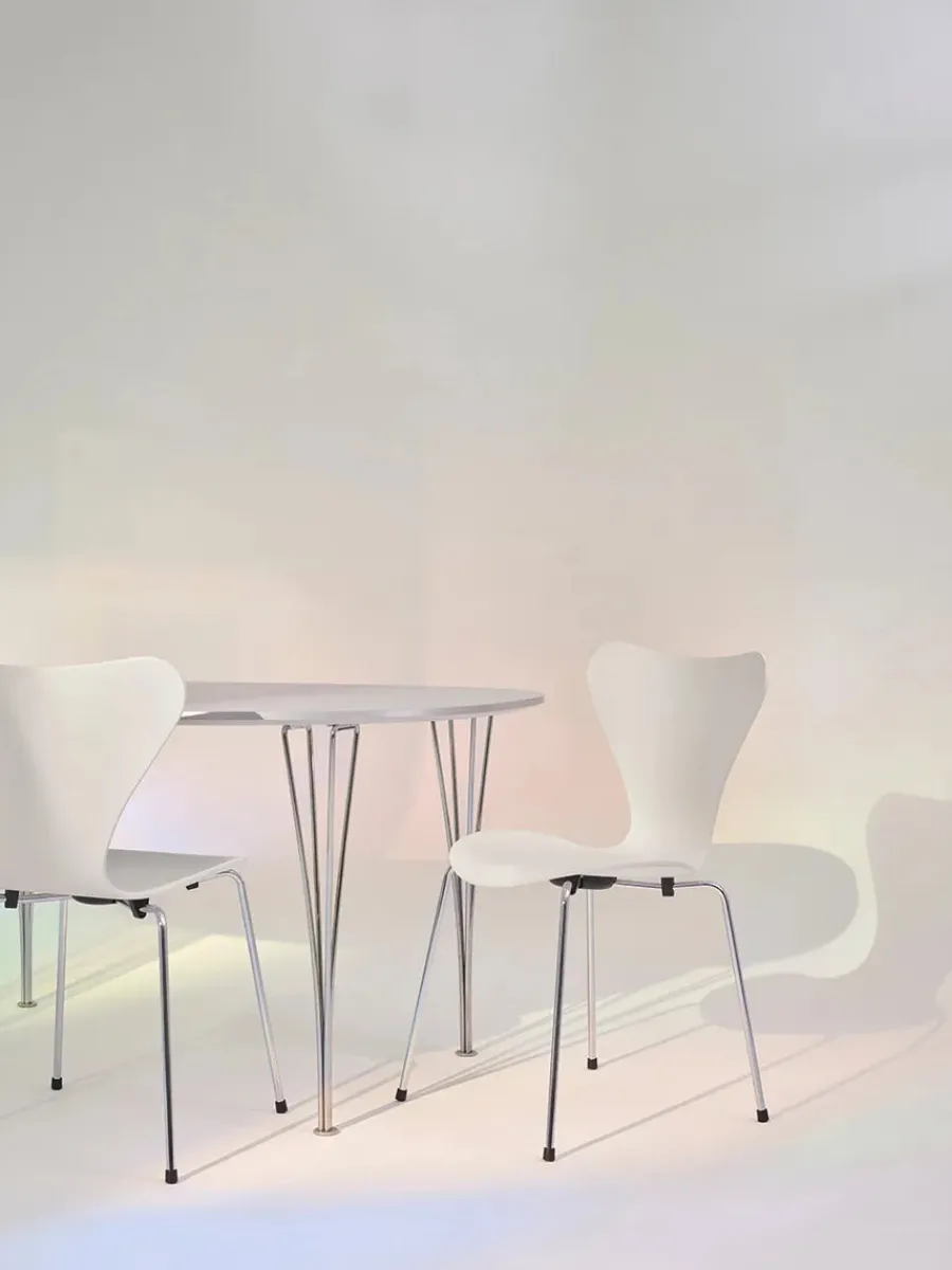 Fritz Hansen 70th Anniversary Edition 3107 Spisebordsstol, 7:14 AM Pink af Arne Jacobsen New