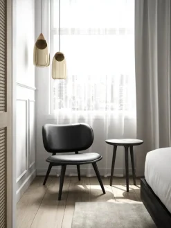 Mater The Lounge Chair, sort bøg med sort læder fra New