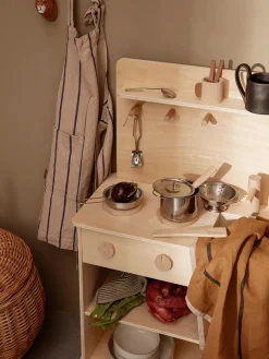 Ferm Living Toro Play Kitchen fra