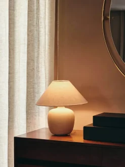Audo Copenhagen Torso 57 Bordlampe fra Sale