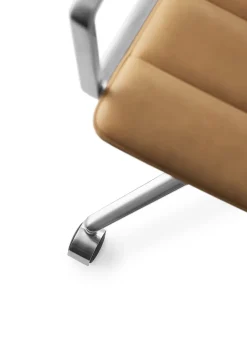 Vipp 452 Swivel Chair m/hjul, sort læder fra Best